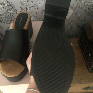 LIKE NEW SINCERELY JULES 8.5 PLATFORM (IN BOX)